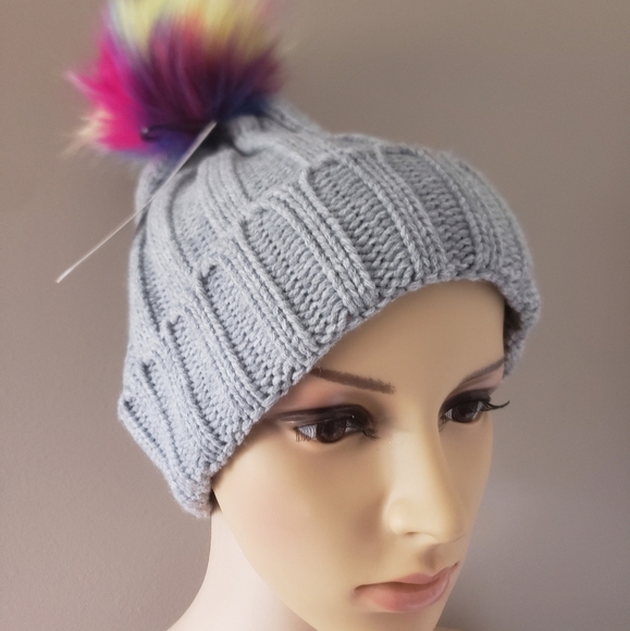 NEW! ADRIENNE LANDAU Knit Pom Pom Beanie Hat. - Picture 4 of 7